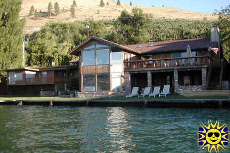img/LakeChelanWaterfrontRental1.jpg 